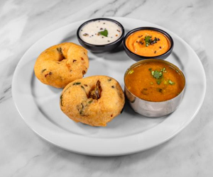 Medu Vada Plate (2 pcs)